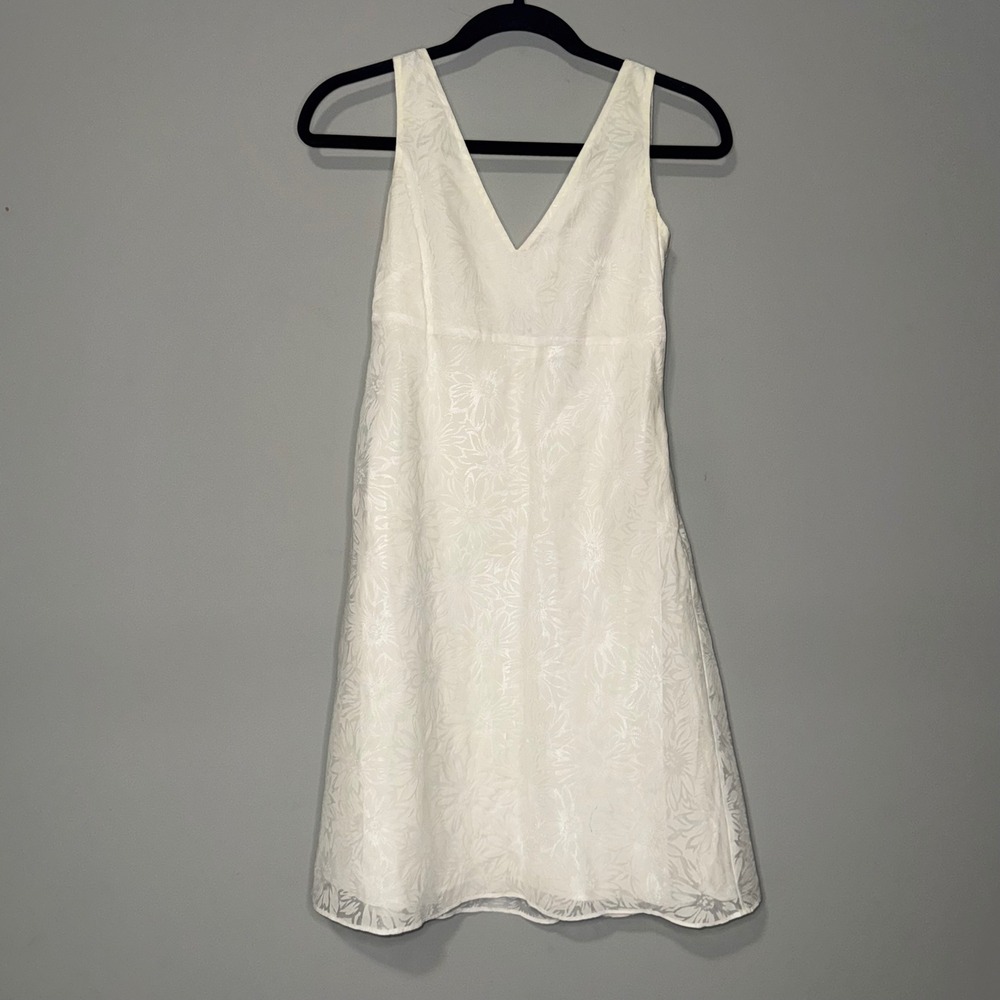 Ann Taylor Petites White Floral Jacquard V-Neck A-Line Mini Dress Size 0P